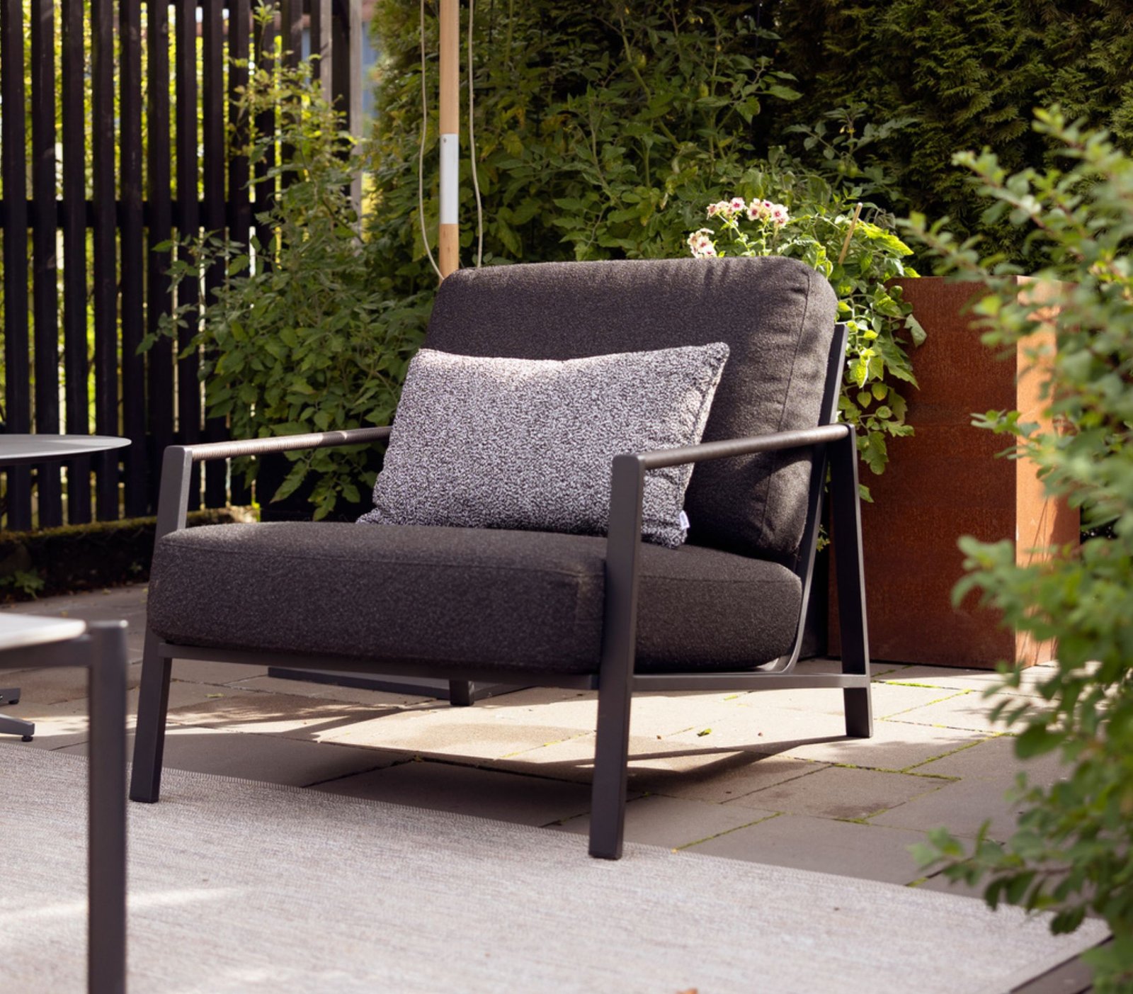 Lauko poilsio komplektas LYRA Black_bjarnum baldai